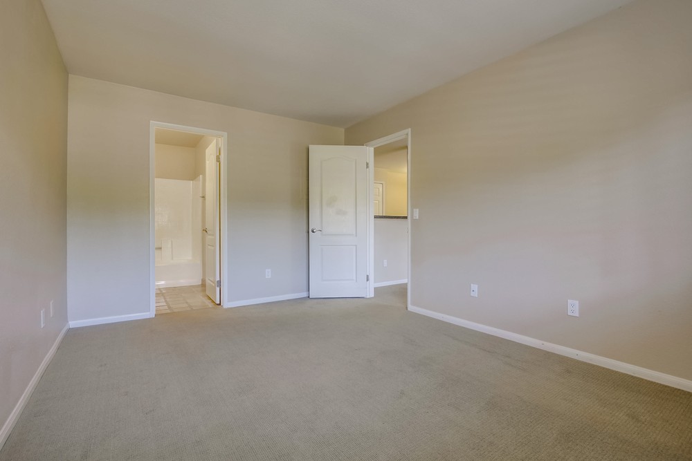 Virtual tour photo 17 of 38 for 7180 Shoreline Dr