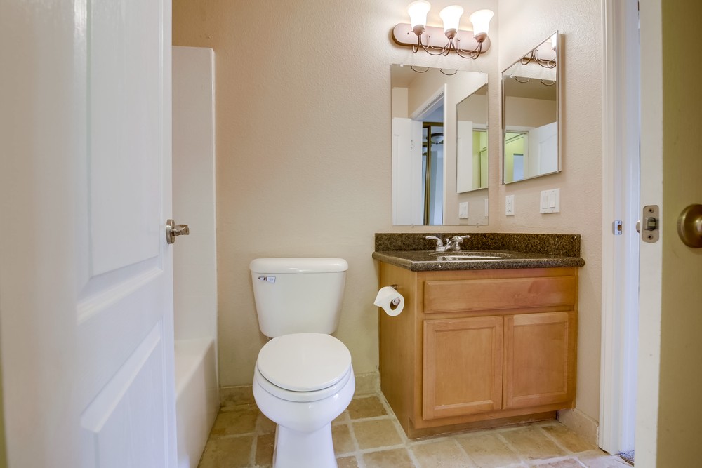 Virtual tour photo 22 of 38 for 7180 Shoreline Dr