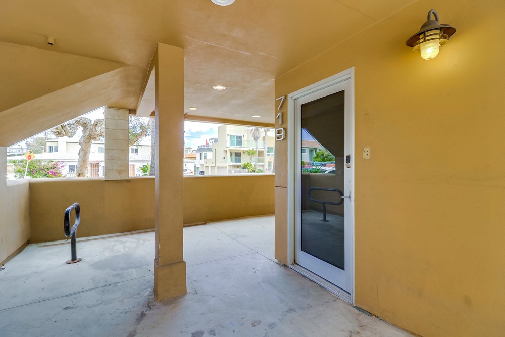 Virtual tour photo 7 of 48 for 719 Manhattan Ct