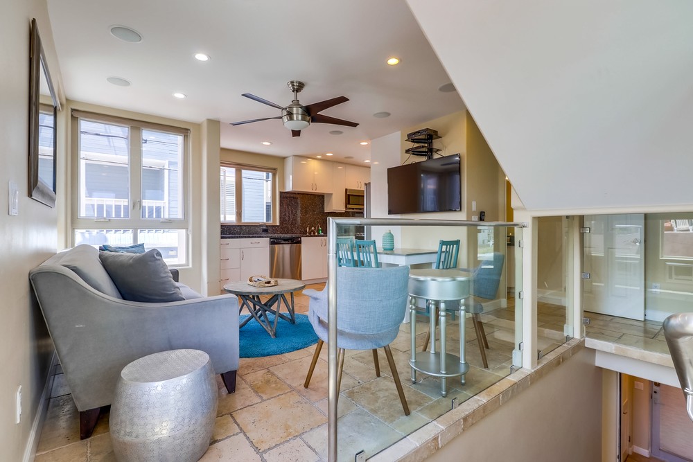 Virtual tour photo 11 of 48 for 719 Manhattan Ct
