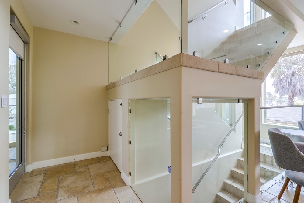 Virtual tour photo 22 of 48 for 719 Manhattan Ct