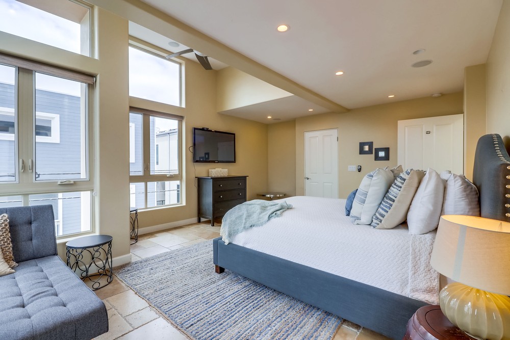 Virtual tour photo 23 of 48 for 719 Manhattan Ct