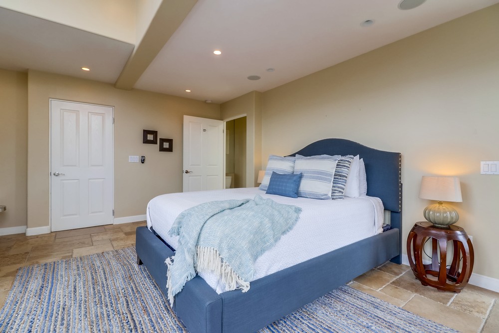 Virtual tour photo 24 of 48 for 719 Manhattan Ct