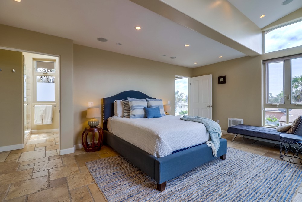 Virtual tour photo 25 of 48 for 719 Manhattan Ct