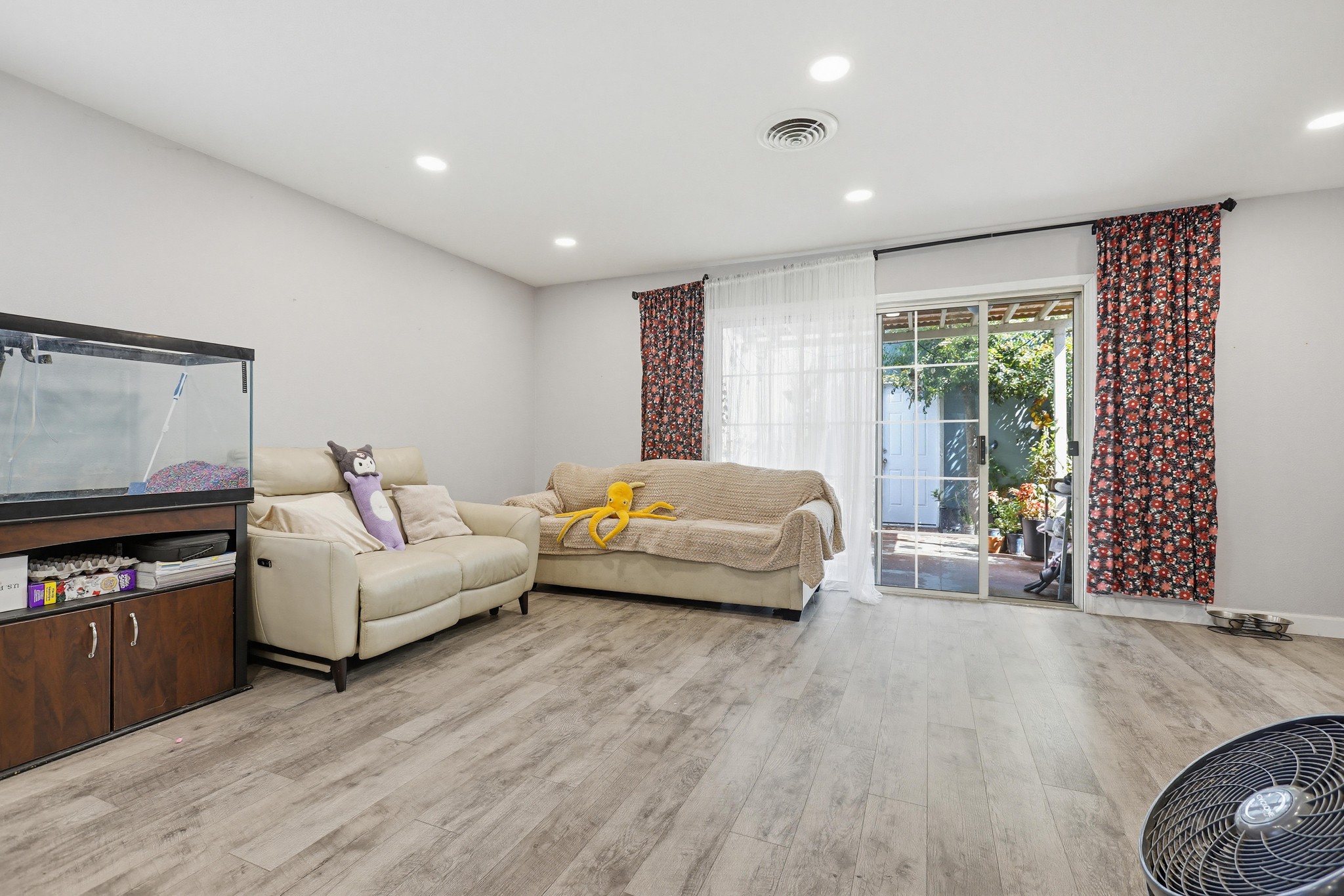 Virtual tour photo 16 of 42 for 7194 Santa Isabel Dr