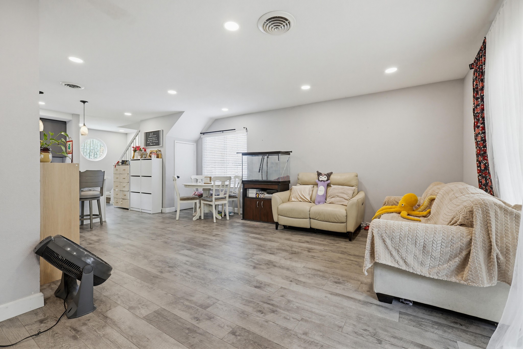 Virtual tour photo 18 of 42 for 7194 Santa Isabel Dr