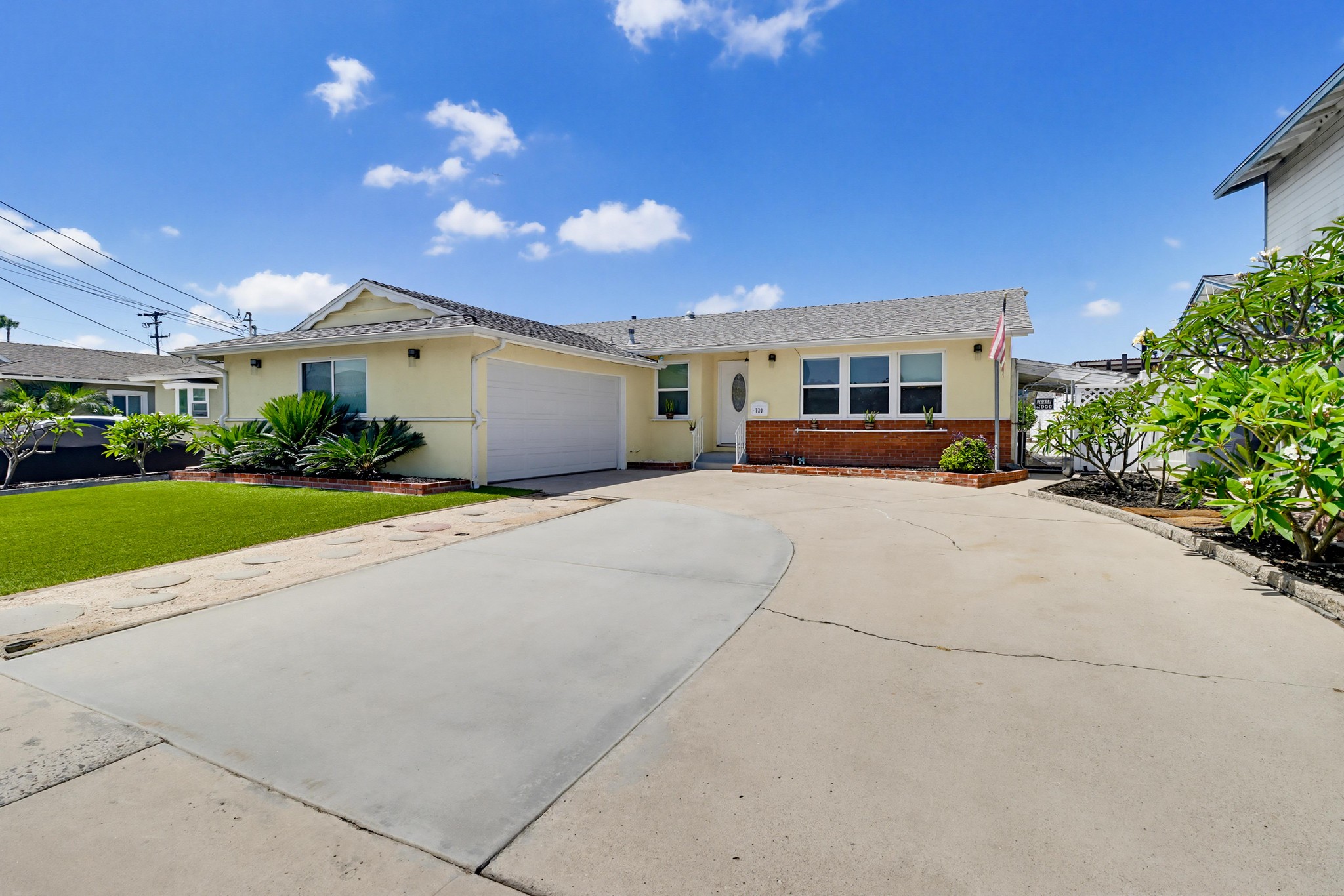 Virtual tour photo 3 of 48 for 720 Safford Ave