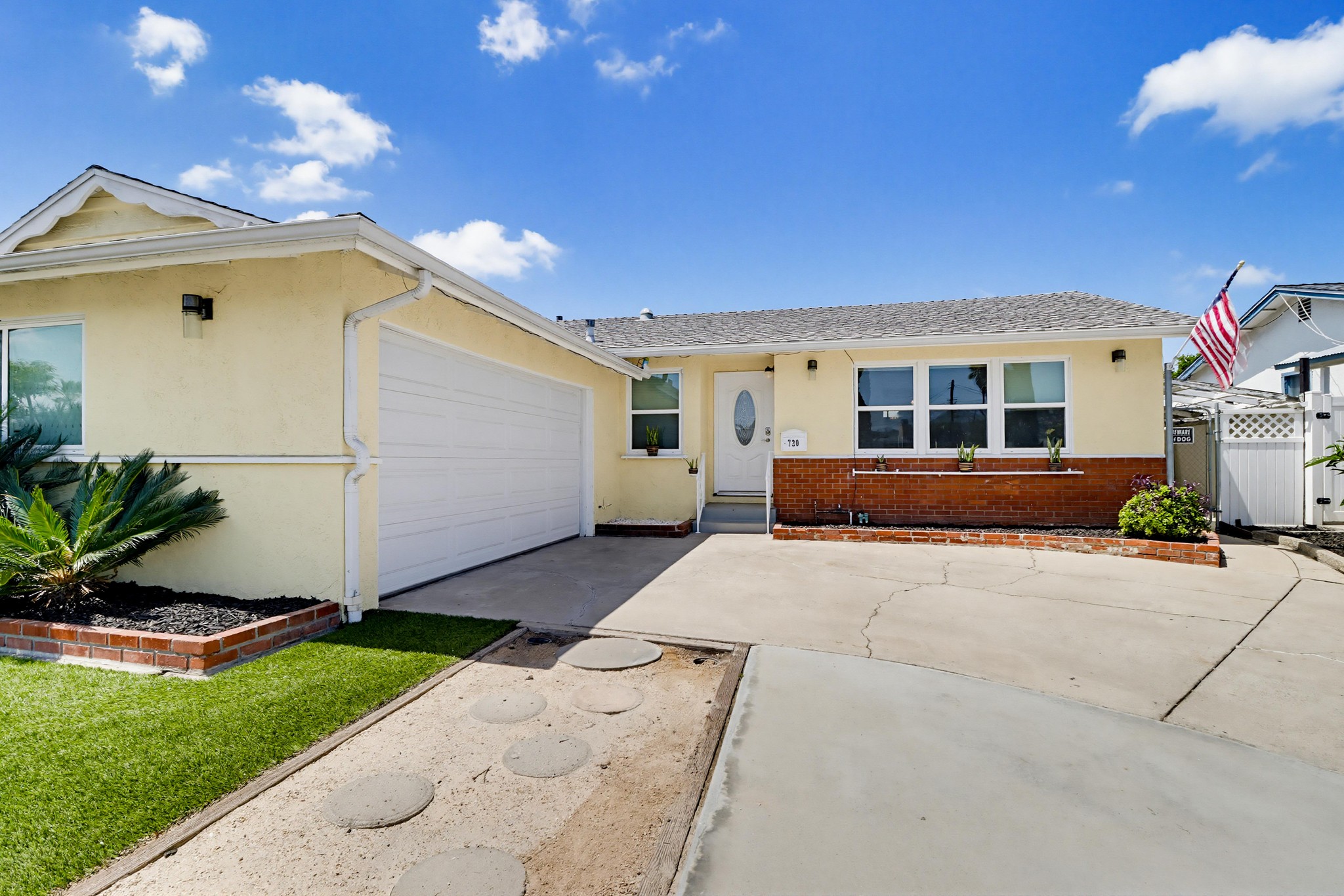 Virtual tour photo 5 of 48 for 720 Safford Ave