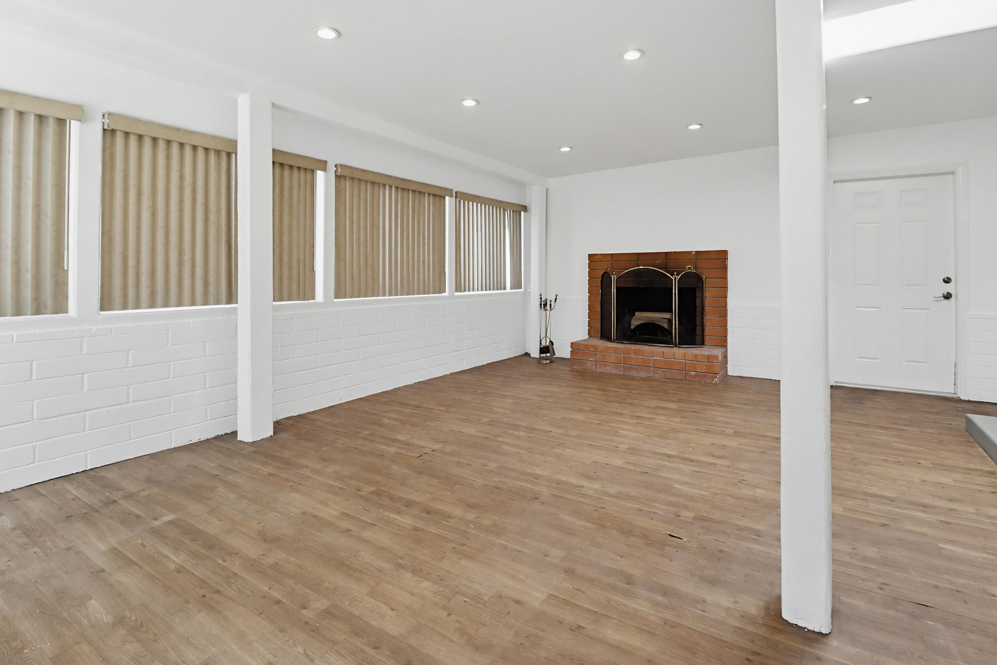Virtual tour photo 8 of 48 for 720 Safford Ave