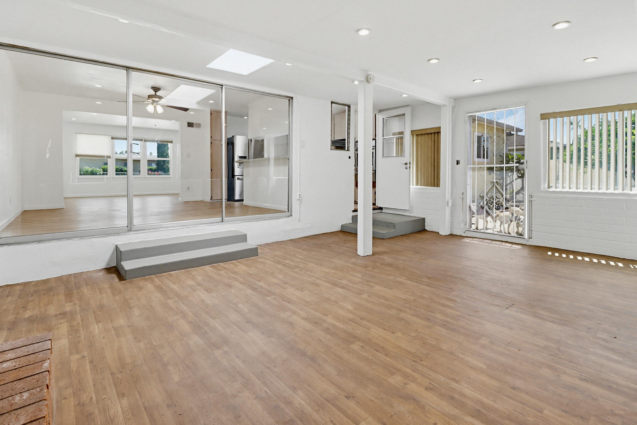 Virtual tour photo 10 of 48 for 720 Safford Ave