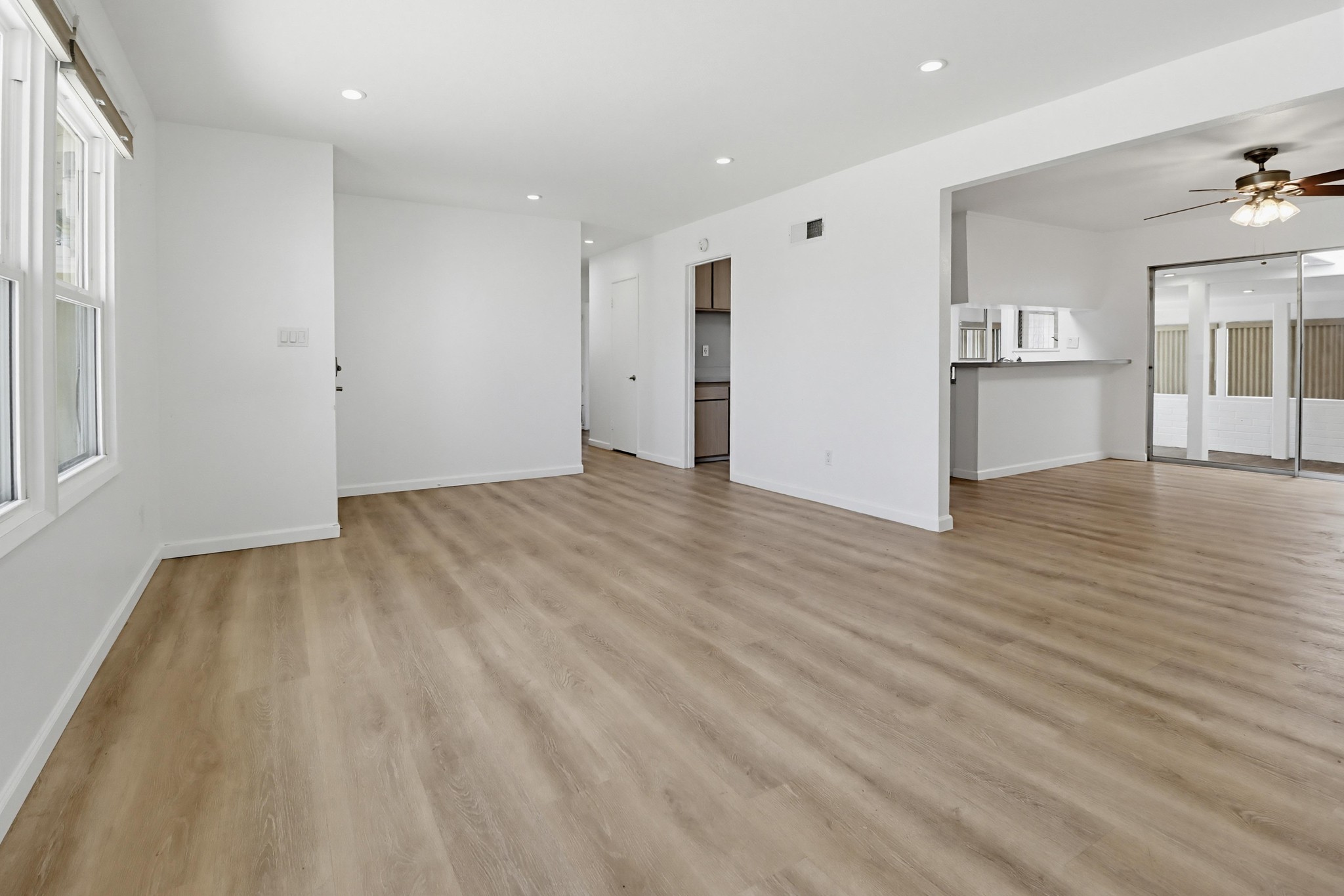 Virtual tour photo 13 of 48 for 720 Safford Ave