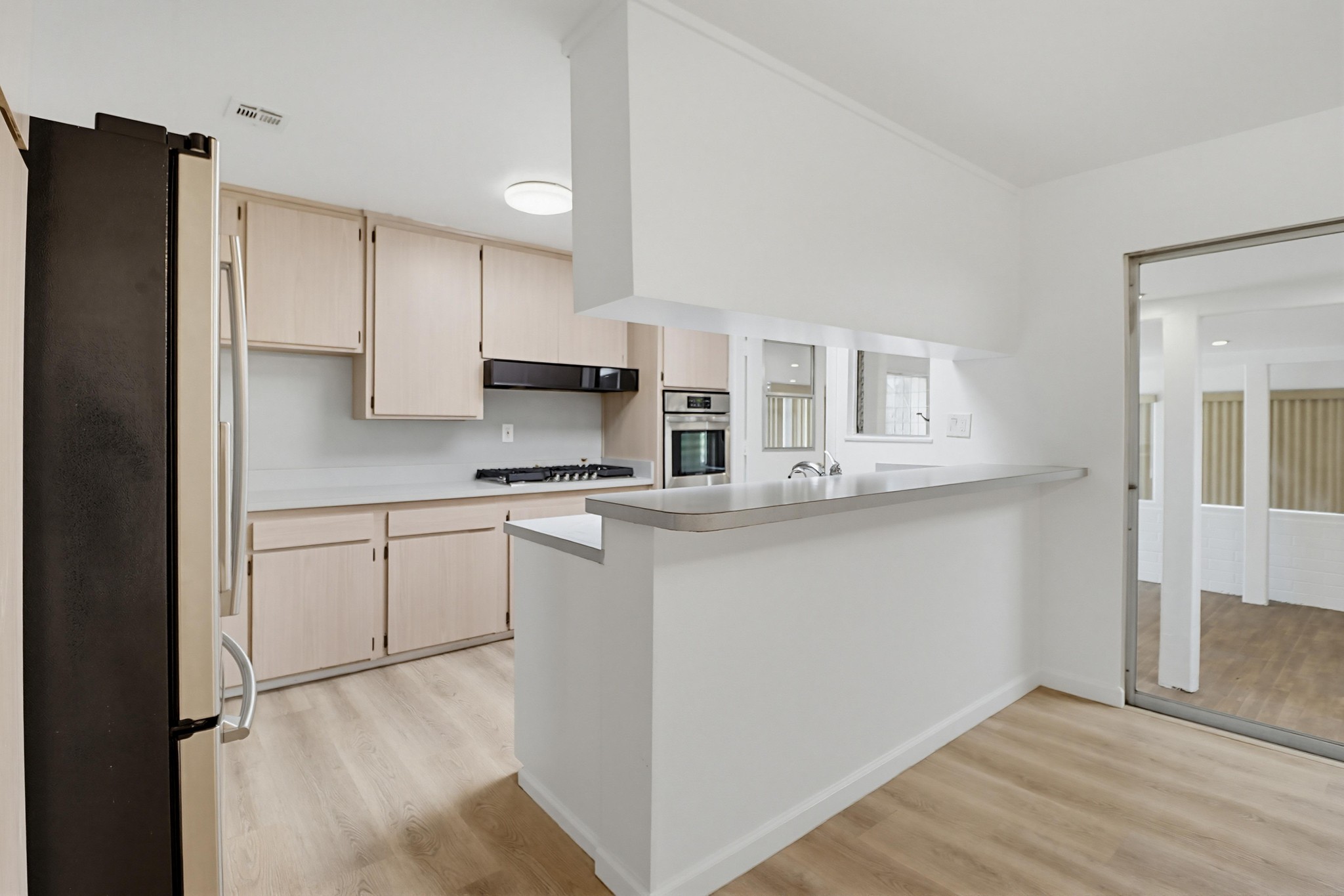 Virtual tour photo 17 of 48 for 720 Safford Ave