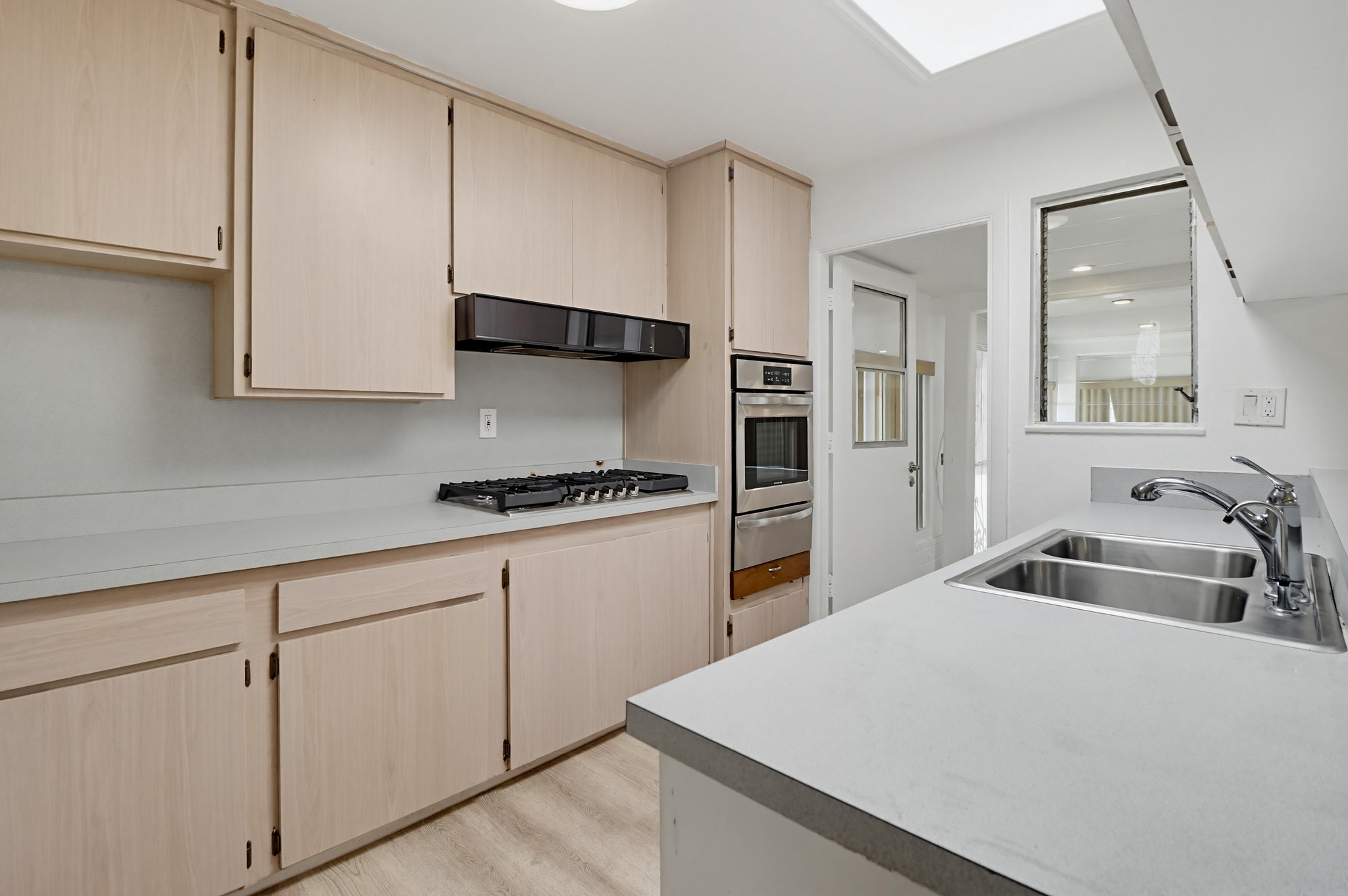 Virtual tour photo 19 of 48 for 720 Safford Ave