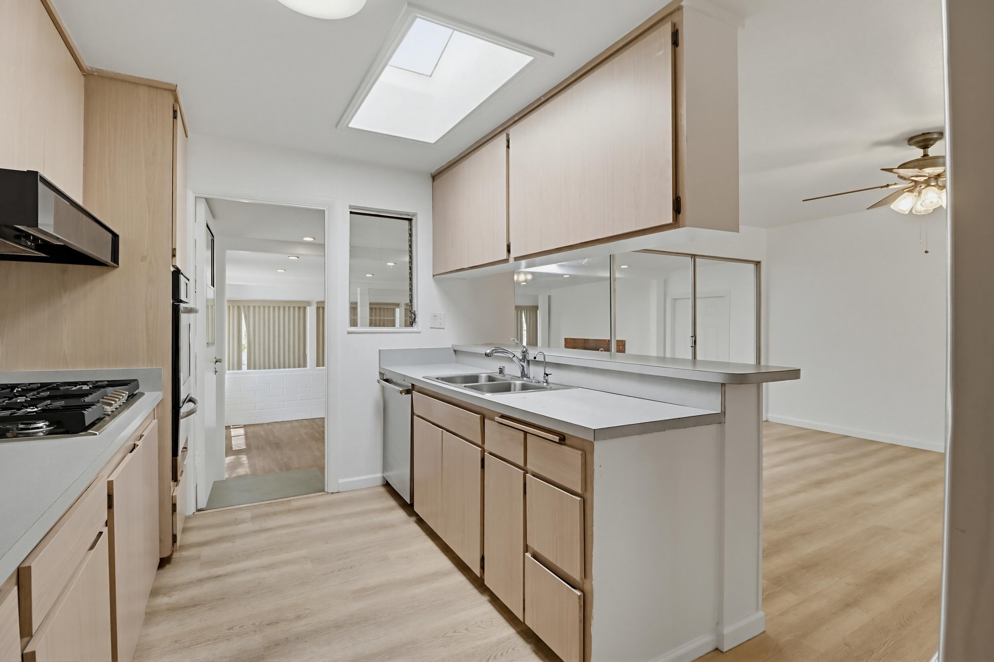 Virtual tour photo 20 of 48 for 720 Safford Ave