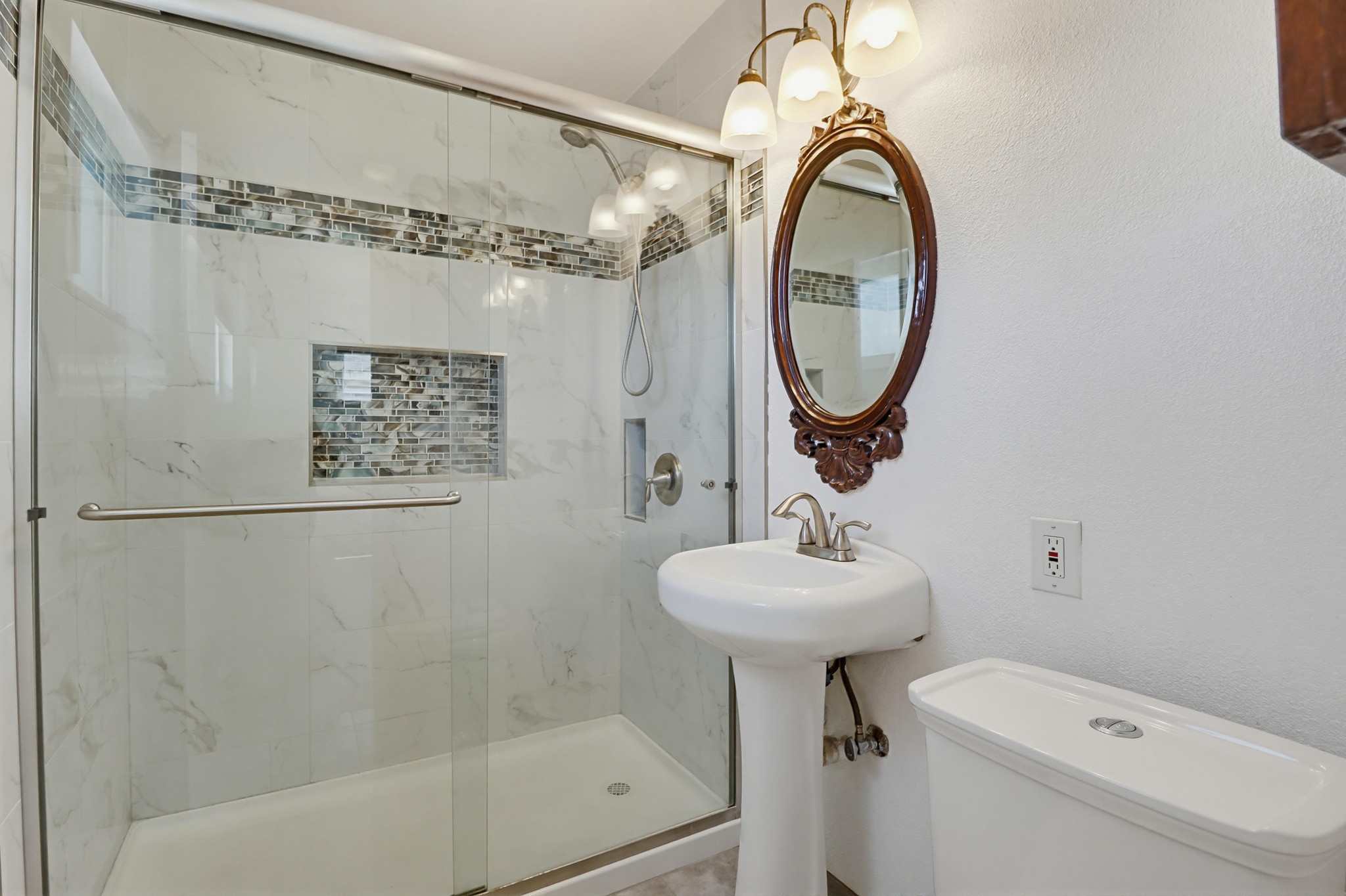 Virtual tour photo 22 of 48 for 720 Safford Ave
