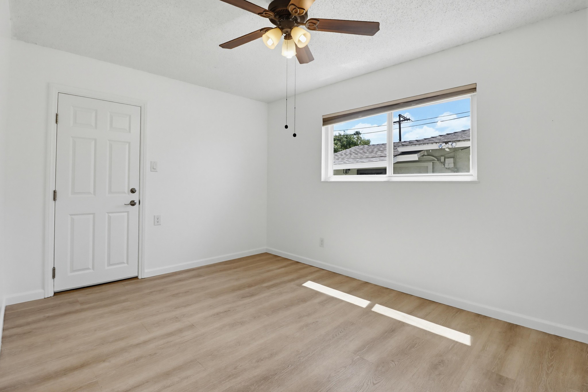 Virtual tour photo 23 of 48 for 720 Safford Ave