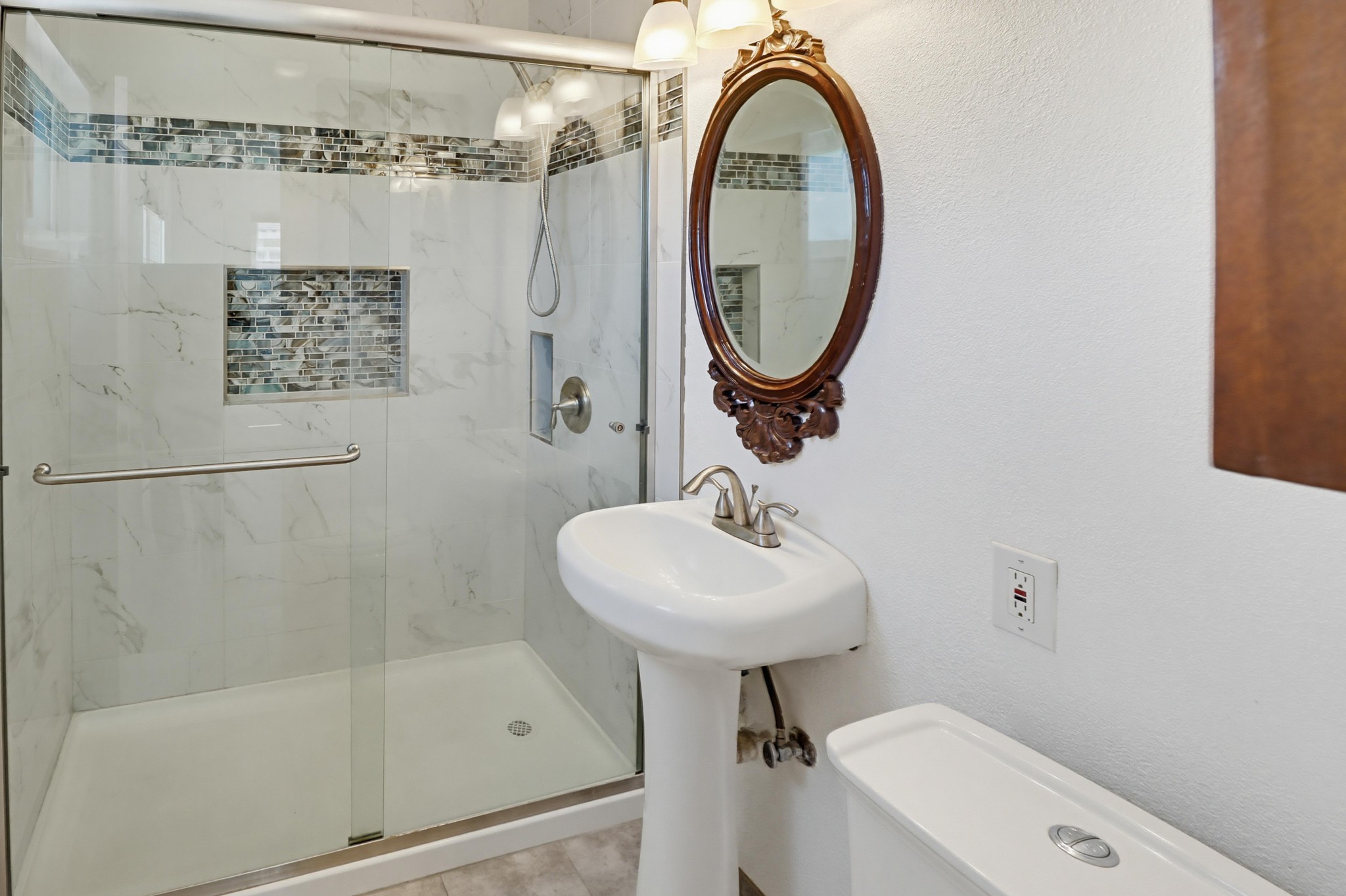 Virtual tour photo 32 of 48 for 720 Safford Ave