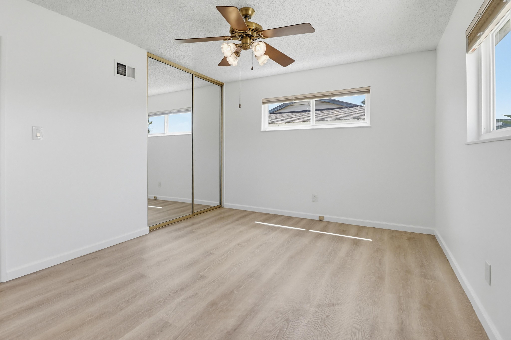 Virtual tour photo 33 of 48 for 720 Safford Ave