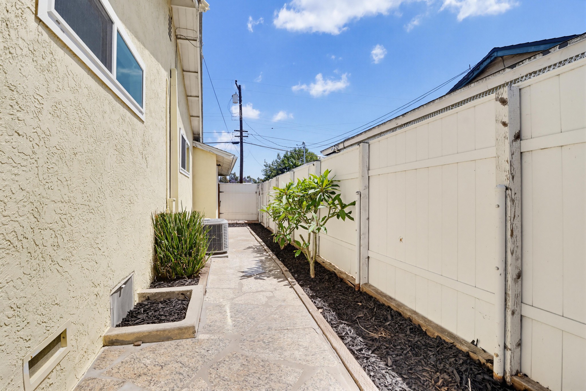 Virtual tour photo 39 of 48 for 720 Safford Ave