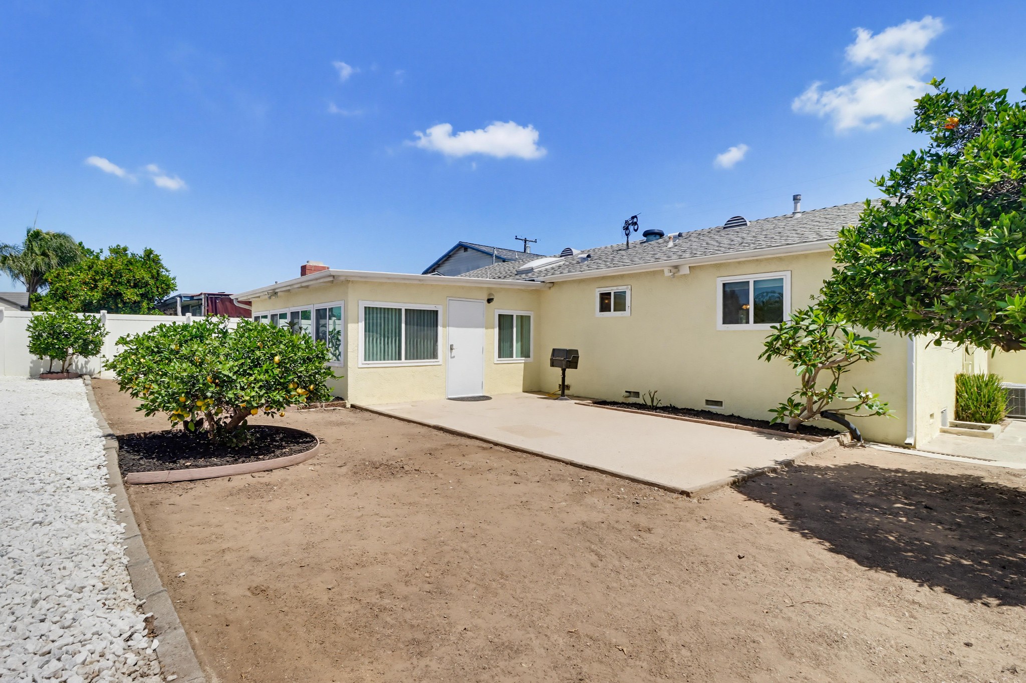 Virtual tour photo 41 of 48 for 720 Safford Ave