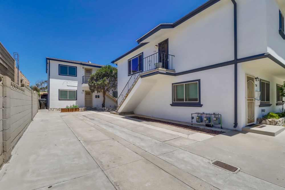 Virtual tour photo 4 of 32 for 720 W Juniper St