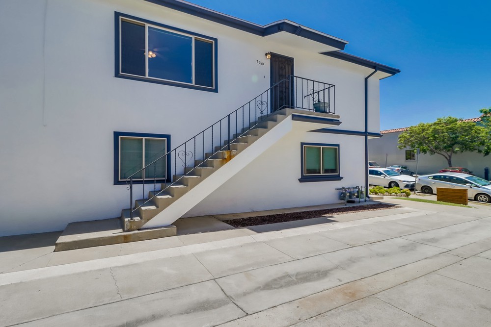 Virtual tour photo 5 of 32 for 720 W Juniper St