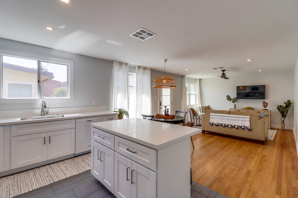 Virtual tour photo 18 of 25 for 720 Wilbur Ave