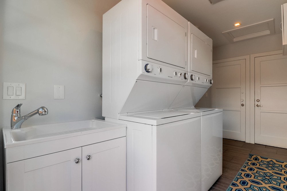 Virtual tour photo 24 of 25 for 720 Wilbur Ave