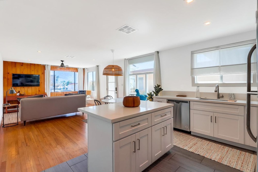 Virtual tour photo 11 of 25 for 720 Wilbur Ave