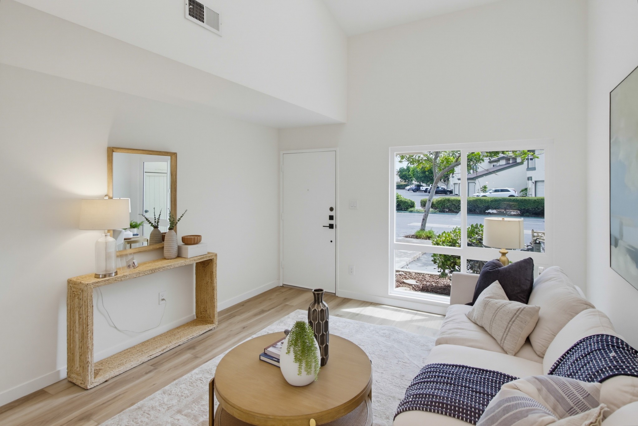 Virtual tour photo 10 of 45 for 7200 Melody Ln