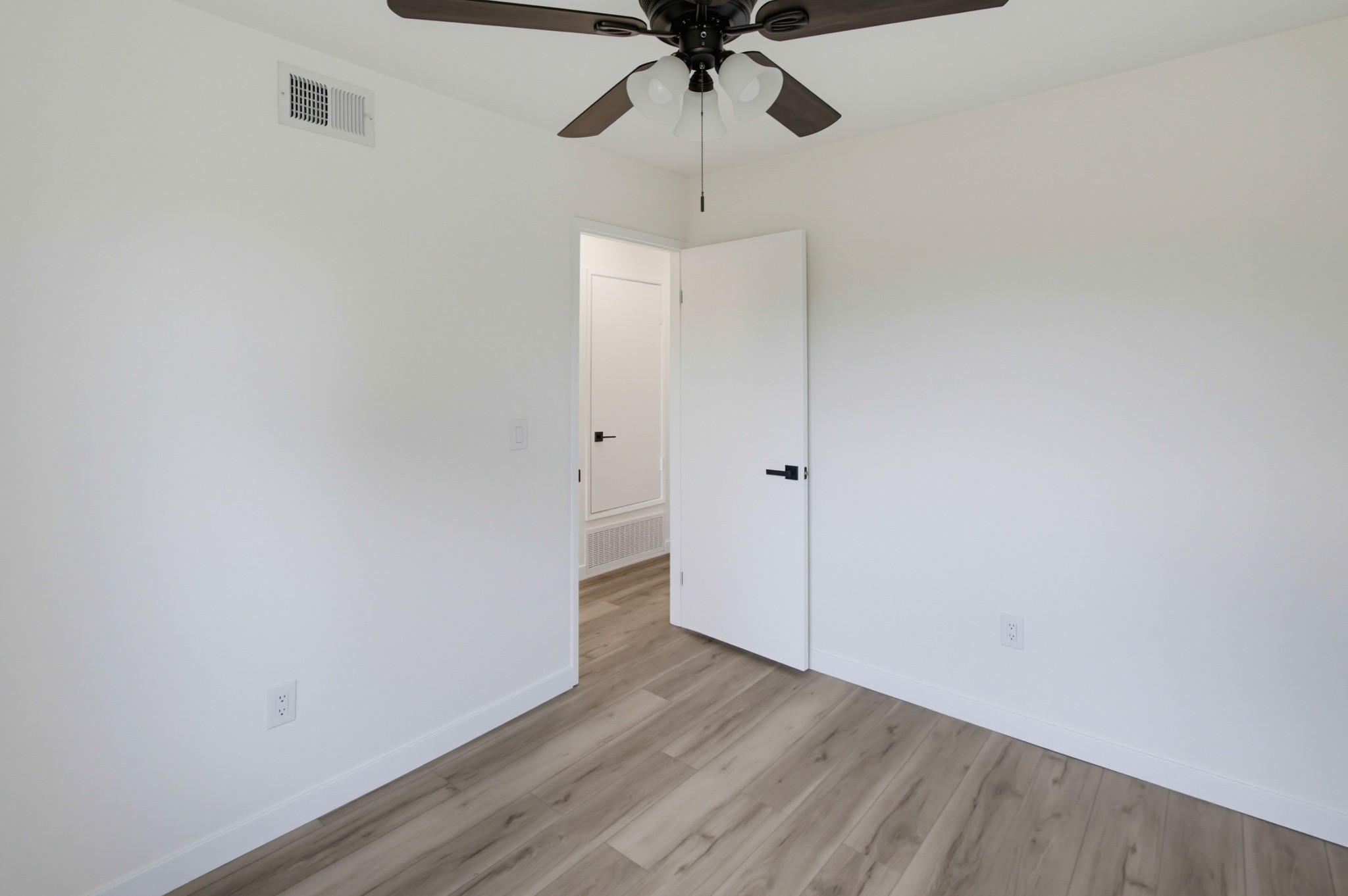 Virtual tour photo 35 of 45 for 7200 Melody Ln