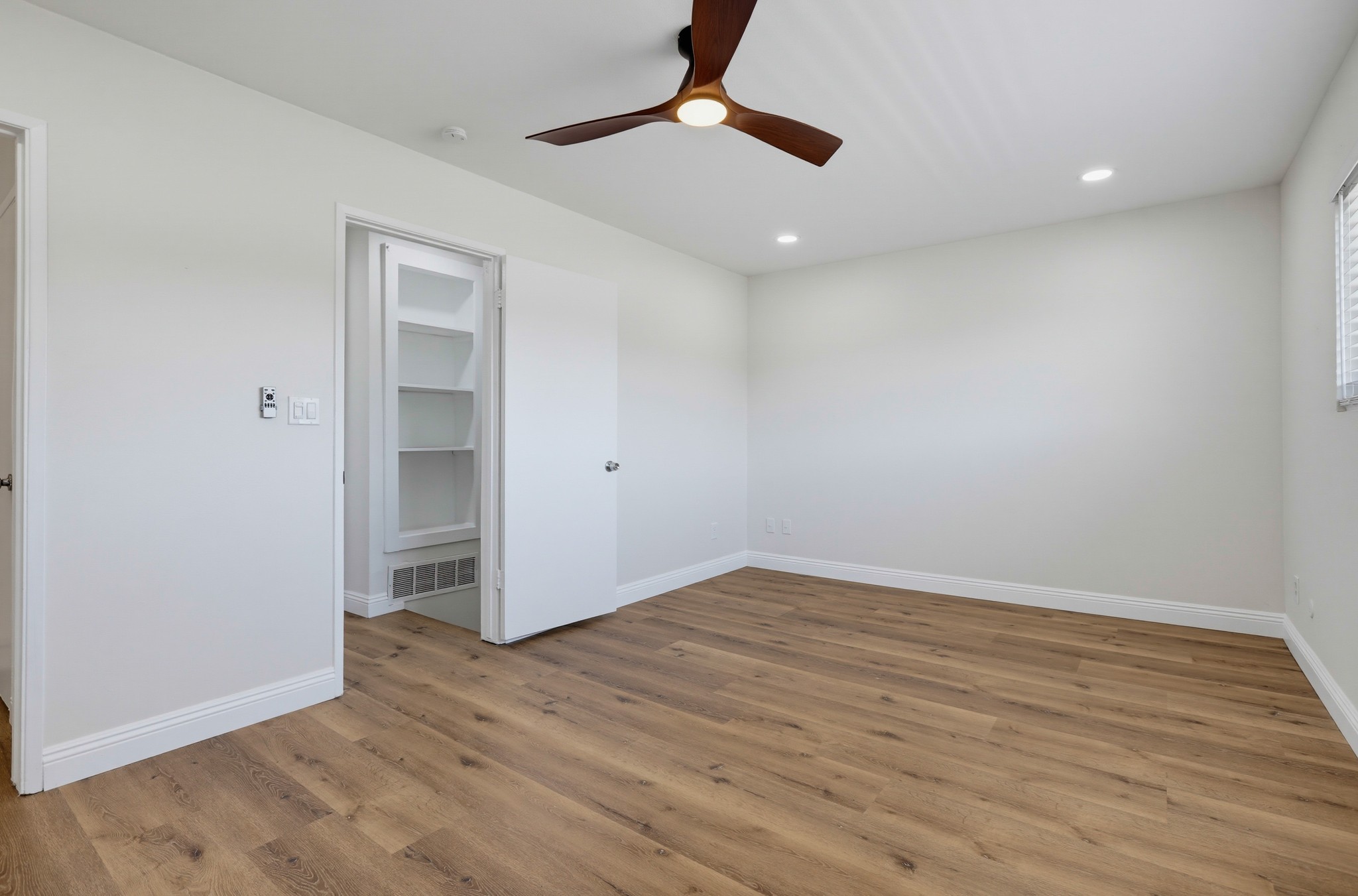 Virtual tour photo 26 of 54 for 7201 Santa Isabel Cir