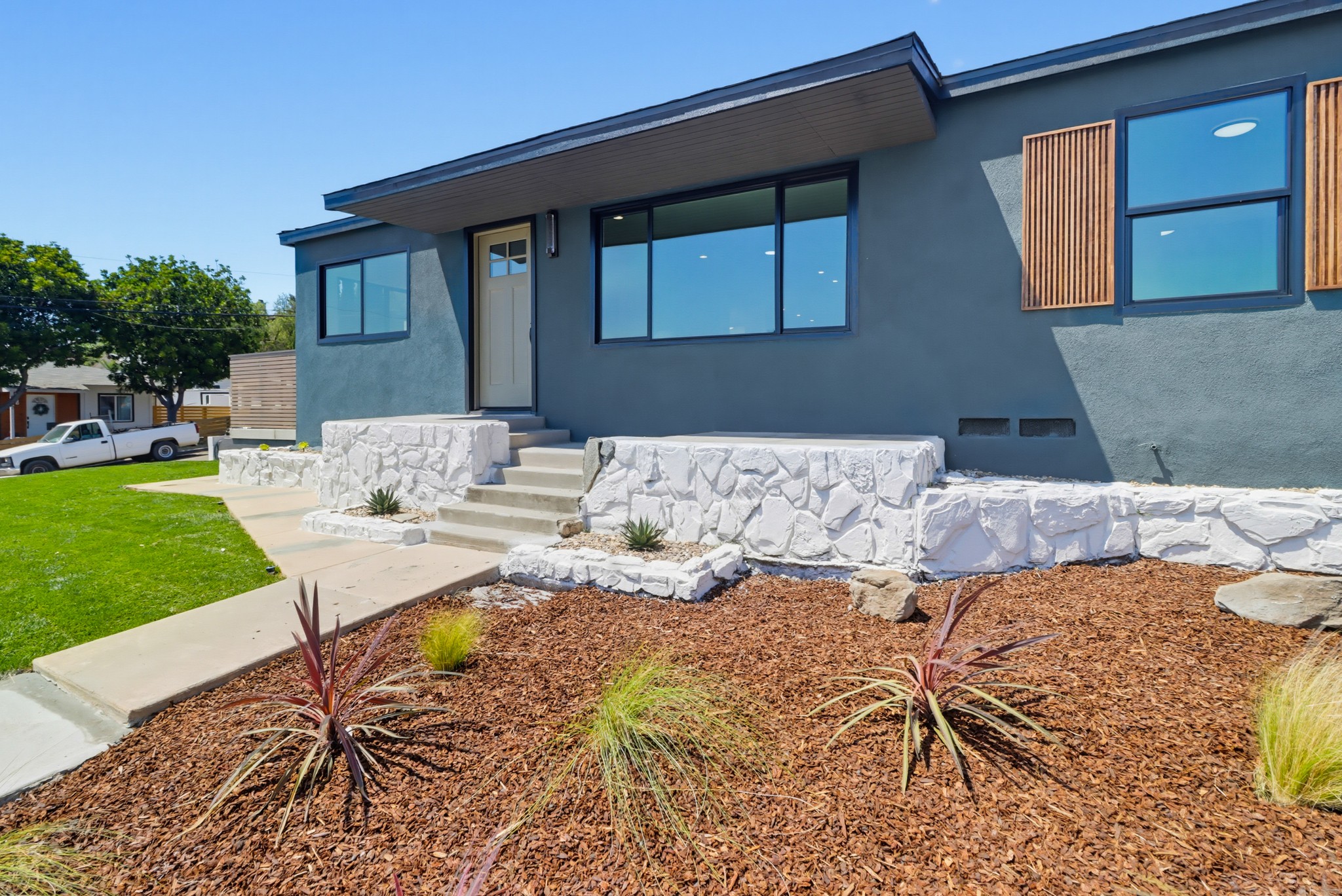 Virtual tour photo 6 of 47 for 7204 Mohawk St