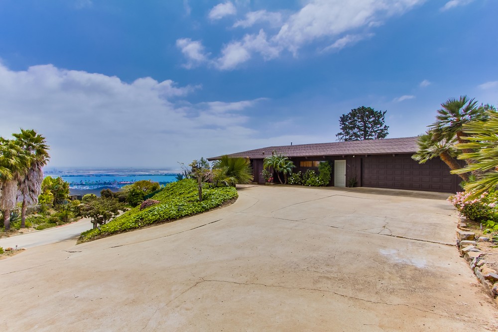Virtual tour photo 3 of 50 for 721 Golden Park Avenue
