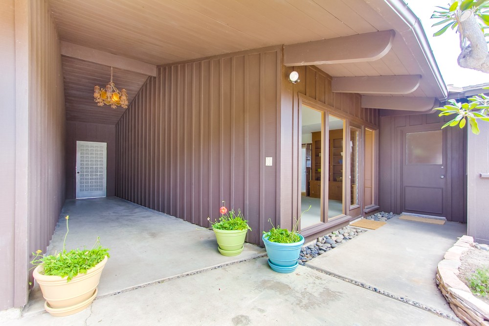 Virtual tour photo 5 of 50 for 721 Golden Park Avenue