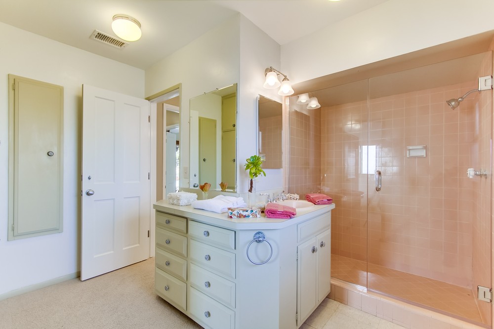 Virtual tour photo 29 of 50 for 721 Golden Park Avenue