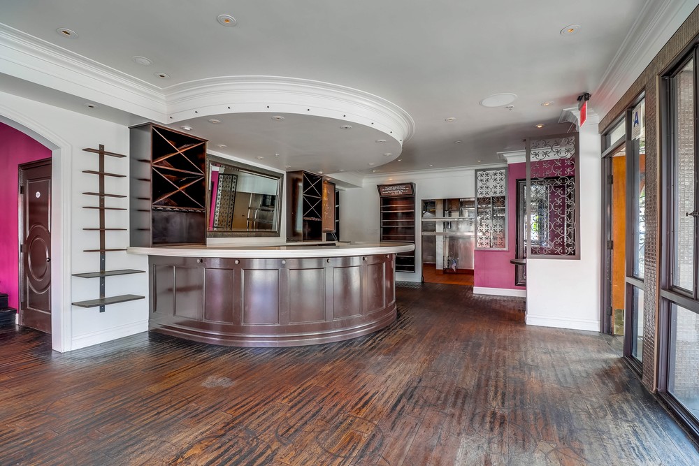 Virtual tour photo 10 of 46 for 721 Ninth Ave