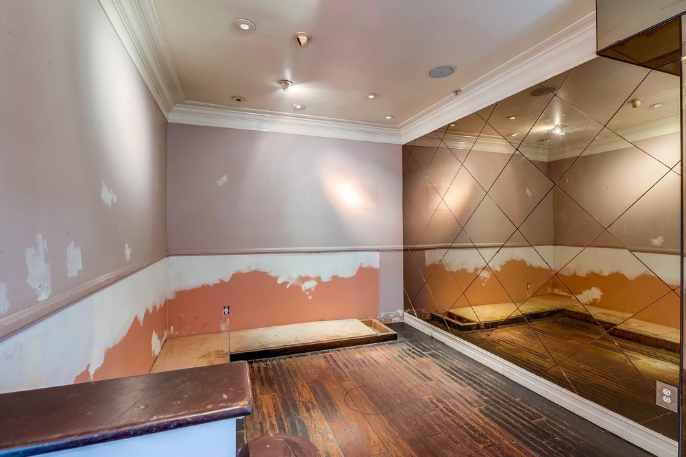 Virtual tour photo 31 of 46 for 721 Ninth Ave
