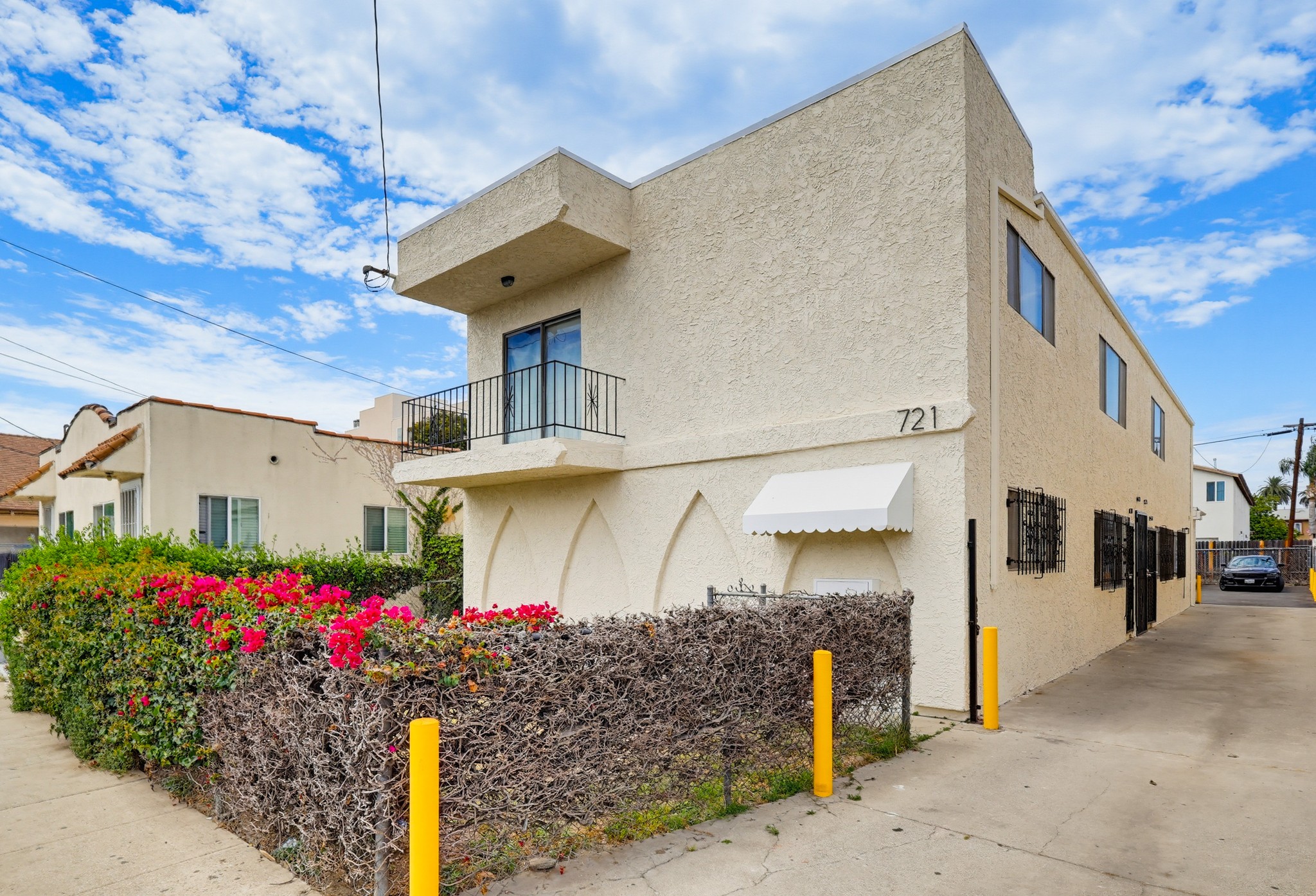 Virtual tour photo 1 of 118 for 721 W 54th St