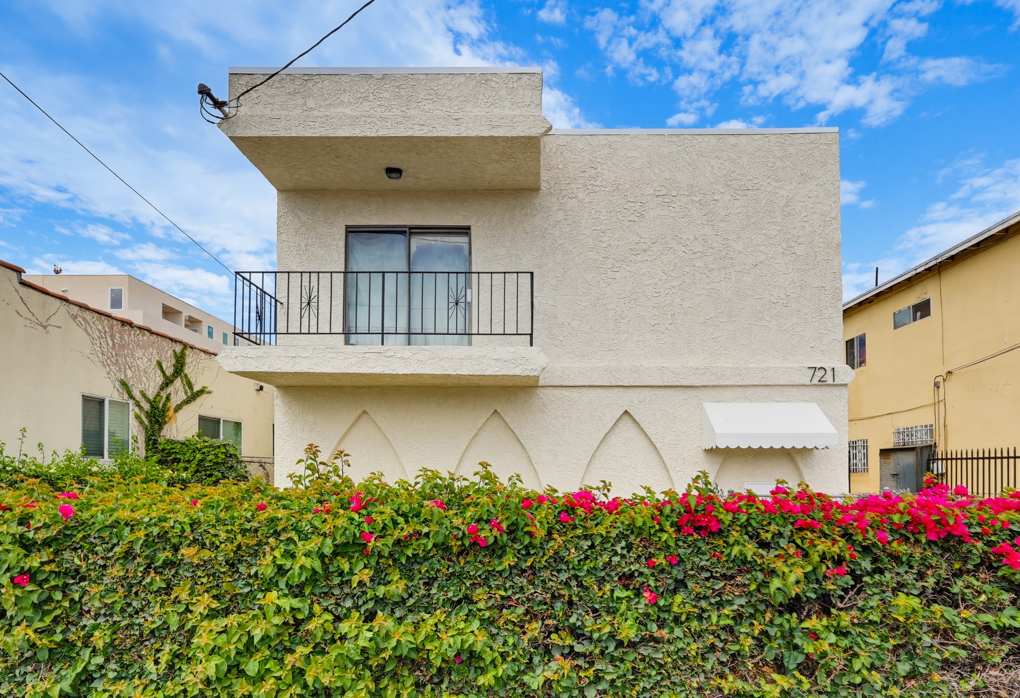 Virtual tour photo 4 of 118 for 721 W 54th St