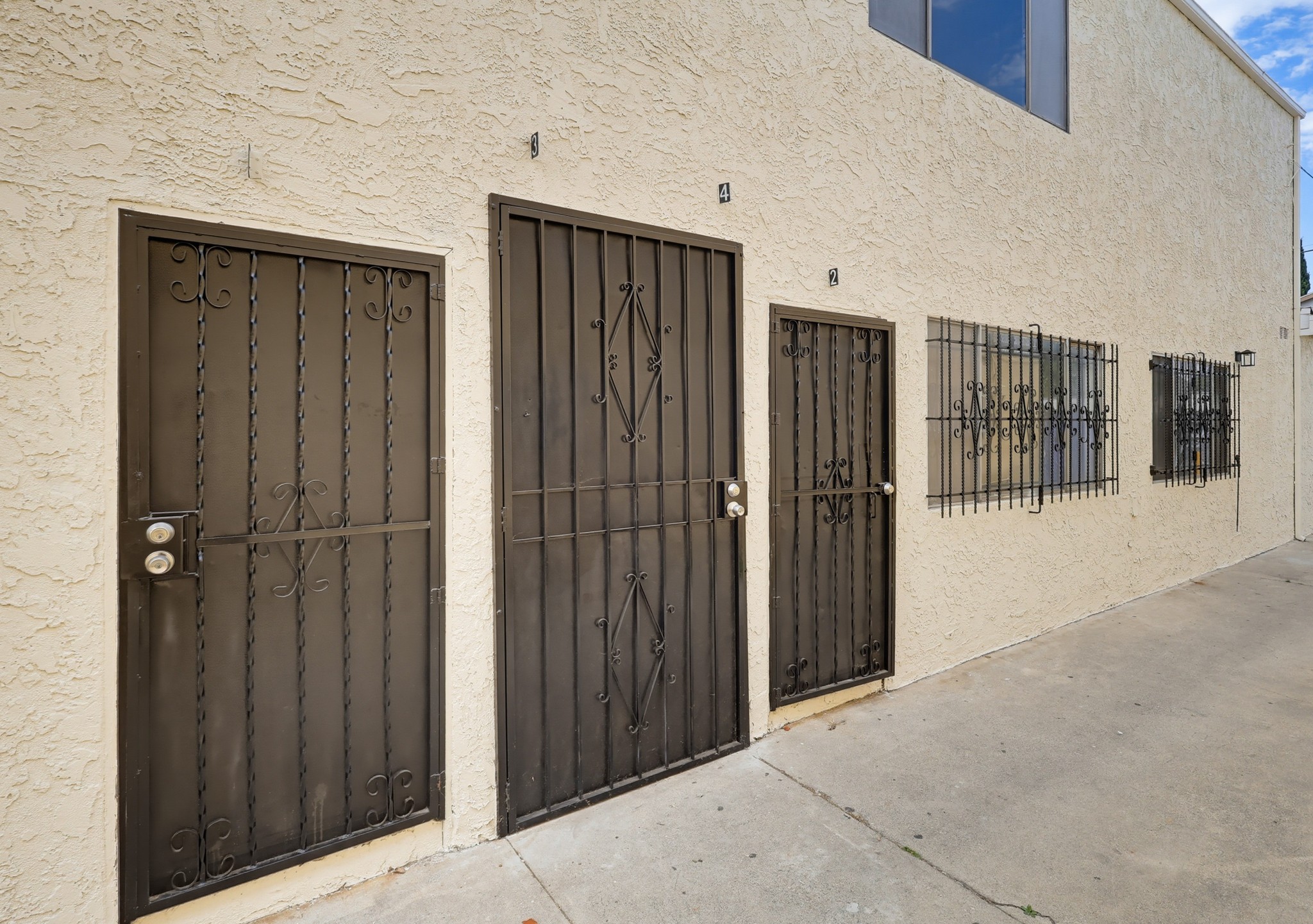 Virtual tour photo 7 of 118 for 721 W 54th St