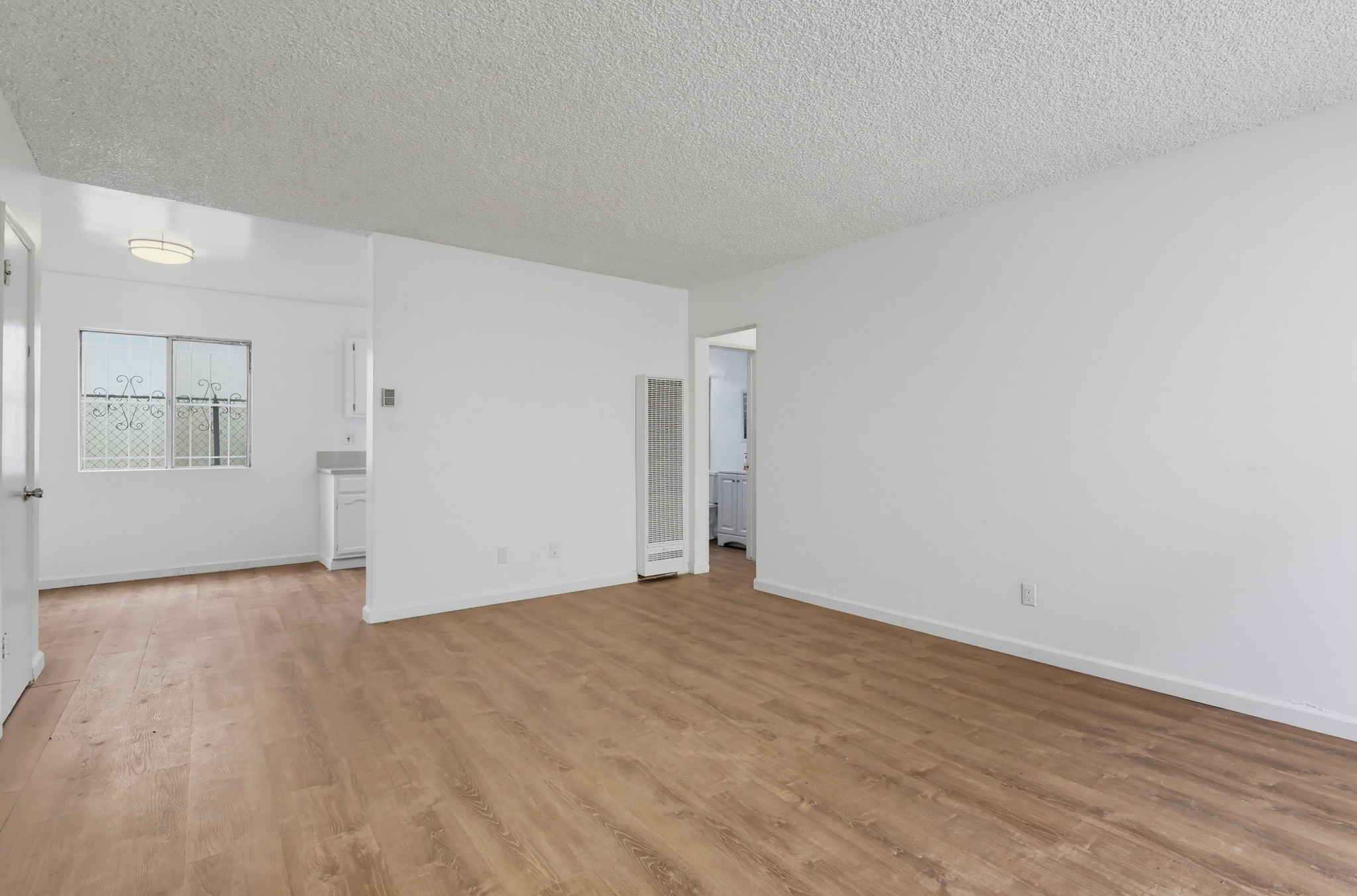 Virtual tour photo 11 of 118 for 721 W 54th St
