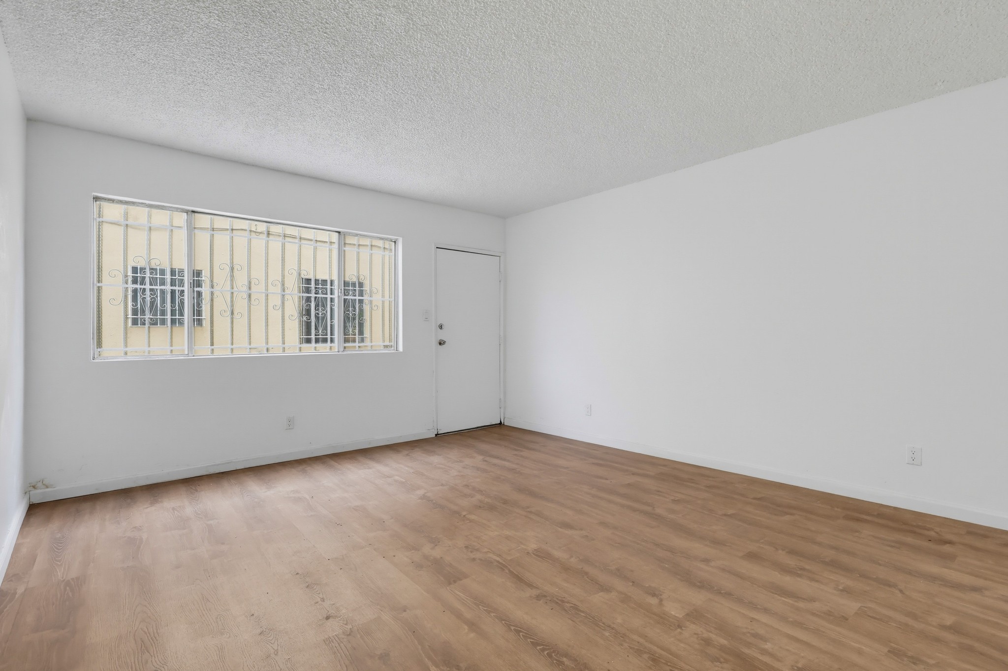 Virtual tour photo 14 of 118 for 721 W 54th St