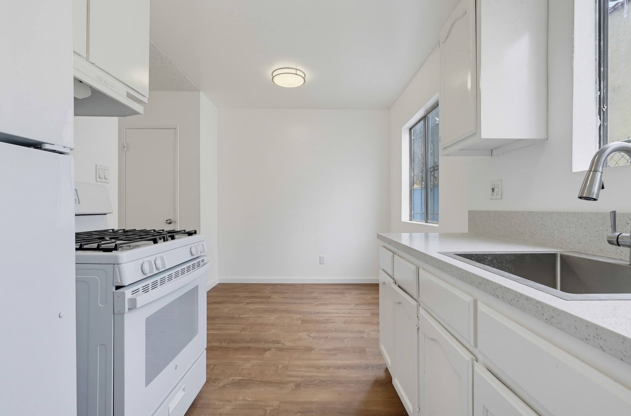 Virtual tour photo 22 of 118 for 721 W 54th St