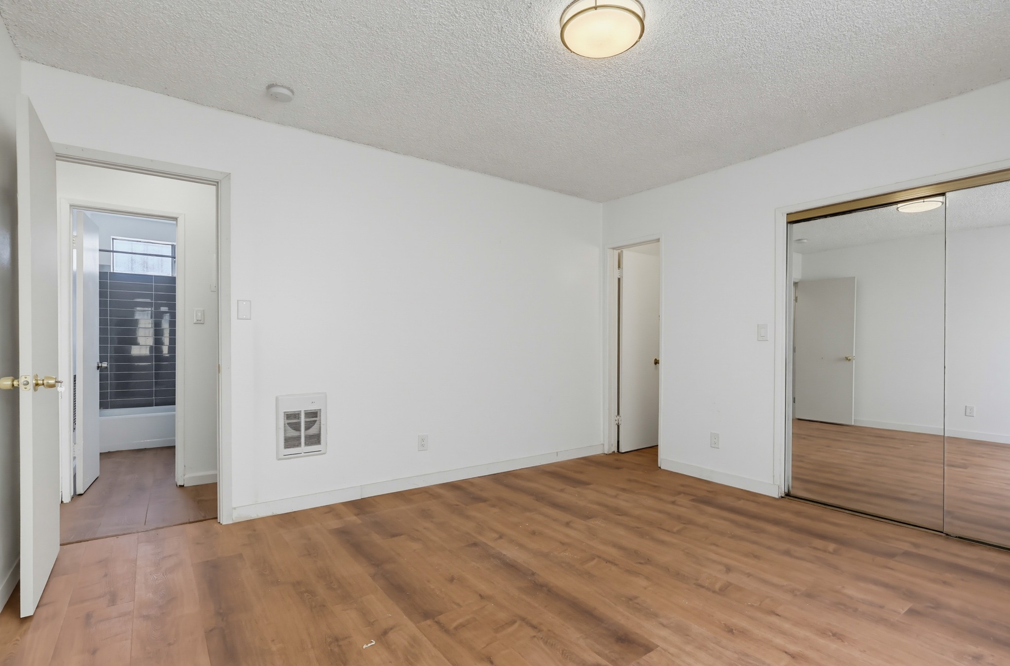 Virtual tour photo 28 of 118 for 721 W 54th St