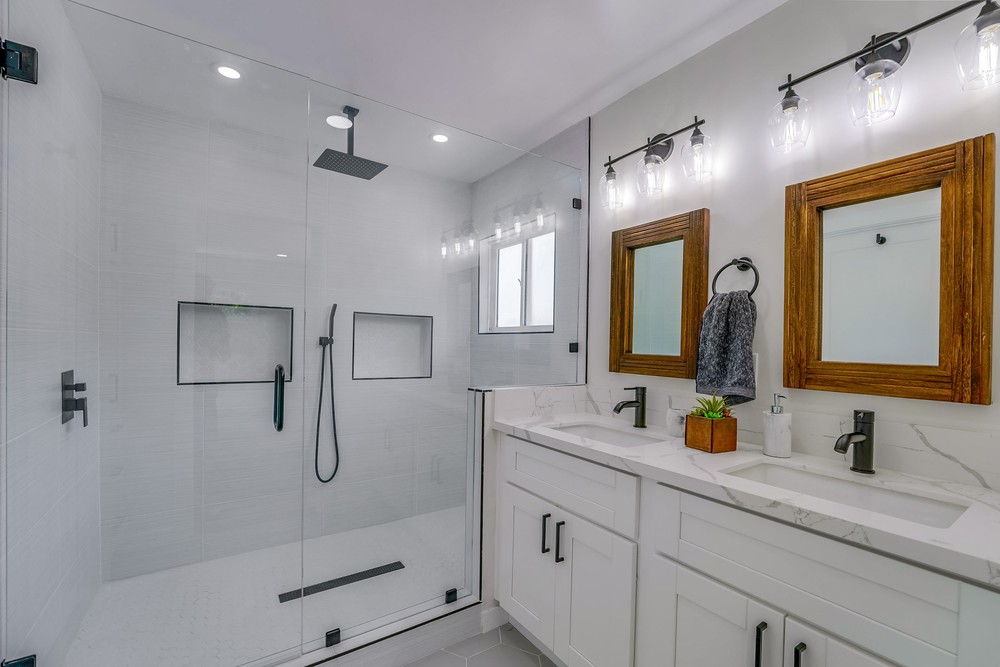 Virtual tour photo 37 of 64 for 7211 Hamlet Ave
