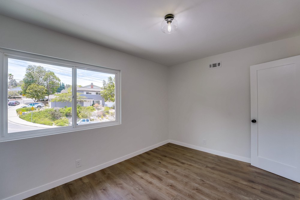 Virtual tour photo 42 of 64 for 7211 Hamlet Ave