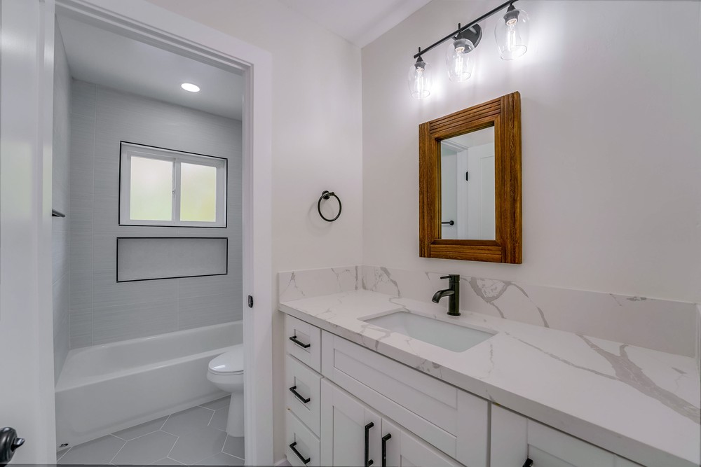 Virtual tour photo 52 of 64 for 7211 Hamlet Ave