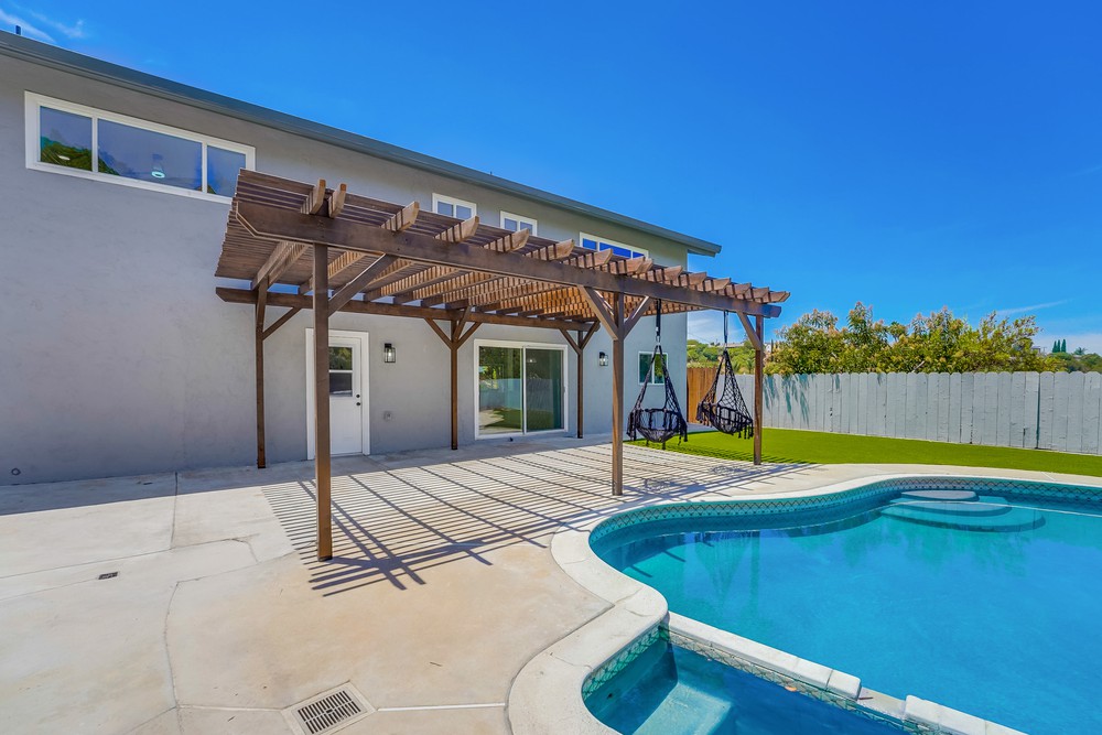 Virtual tour photo 57 of 64 for 7211 Hamlet Ave