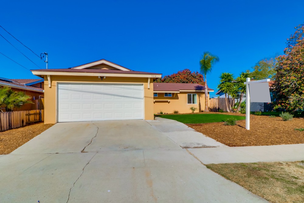 Virtual tour photo 5 of 43 for 7212 Big Oak St